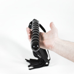 Čierne kožené dutky s dildo rukoväťou